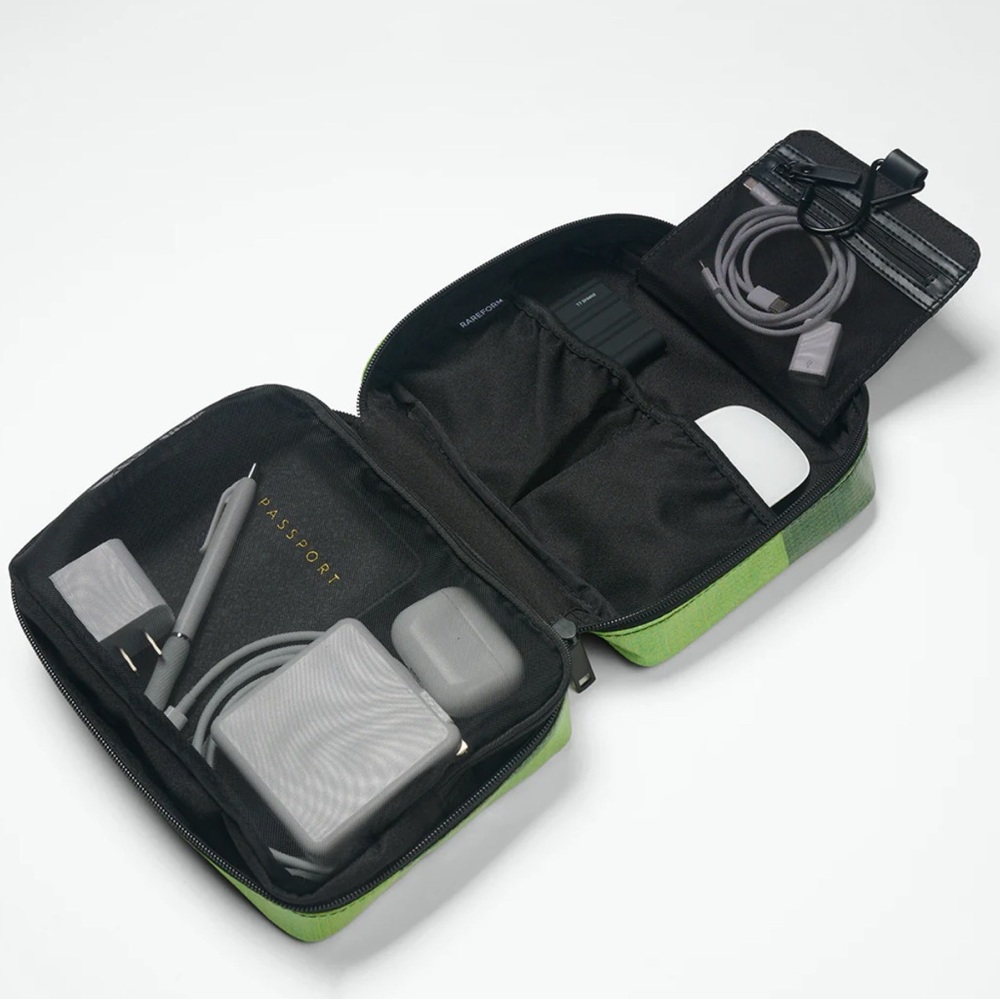Rareform Vienna Toiletry Bag - Picture 4 of 4
